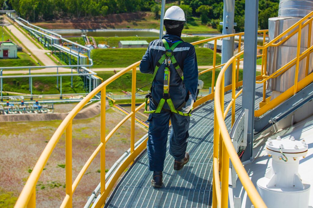 Male,Worker,Wearing,Safety,First,Harness,And,Safety,Lone,Working